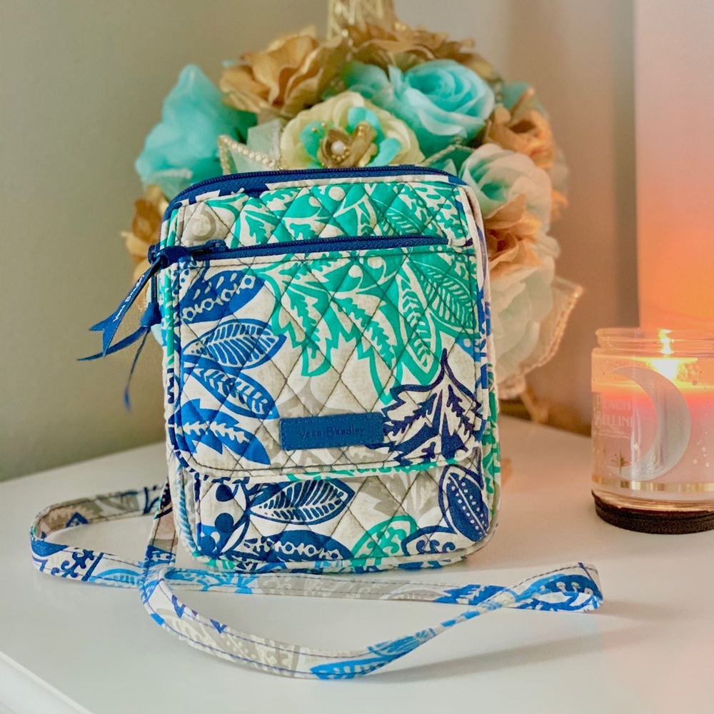 VERA BRADLEY CROSSBODY BAG